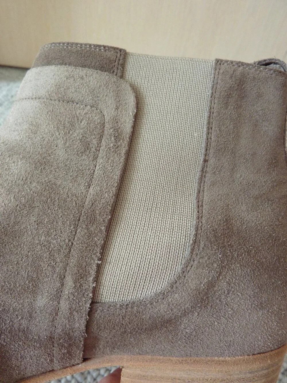 $395 Vince Hallie Round Toe Suede Grey Limestone Boots SZ 11 41 Low heel Booties